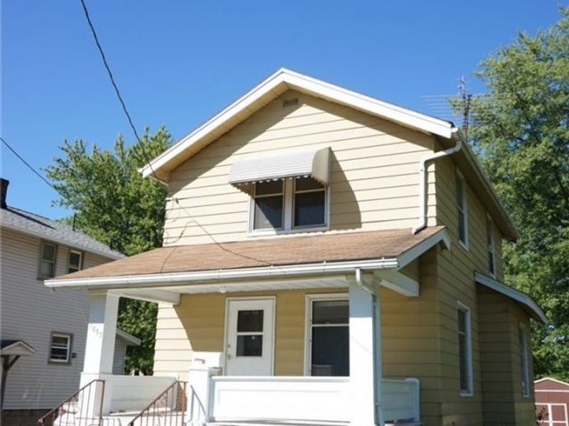 1893 Larchmont Avenue NE, Warren, OH 44483 Photo 1