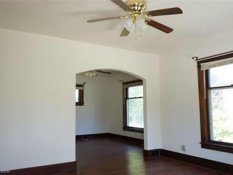 1893 Larchmont Avenue NE, Warren, OH 44483 Photo 2