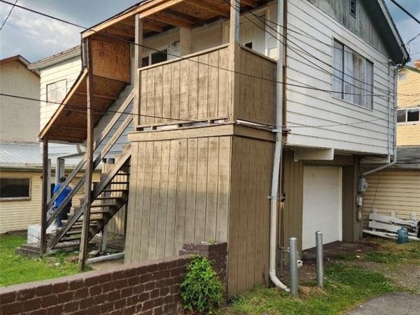 805 Clover Alley, Wellsville, OH 43968