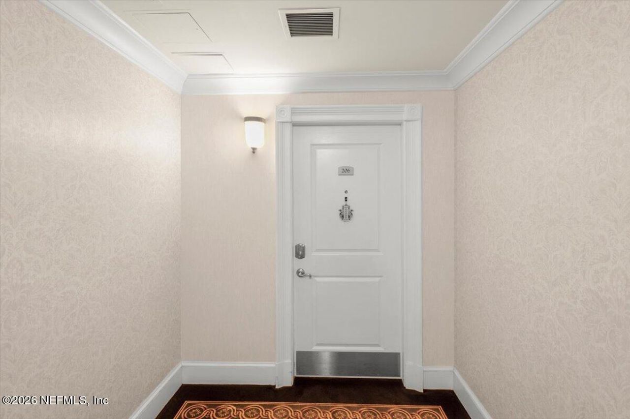 400 Bay Street, Unit 206, Jacksonville, FL 32202 Photo