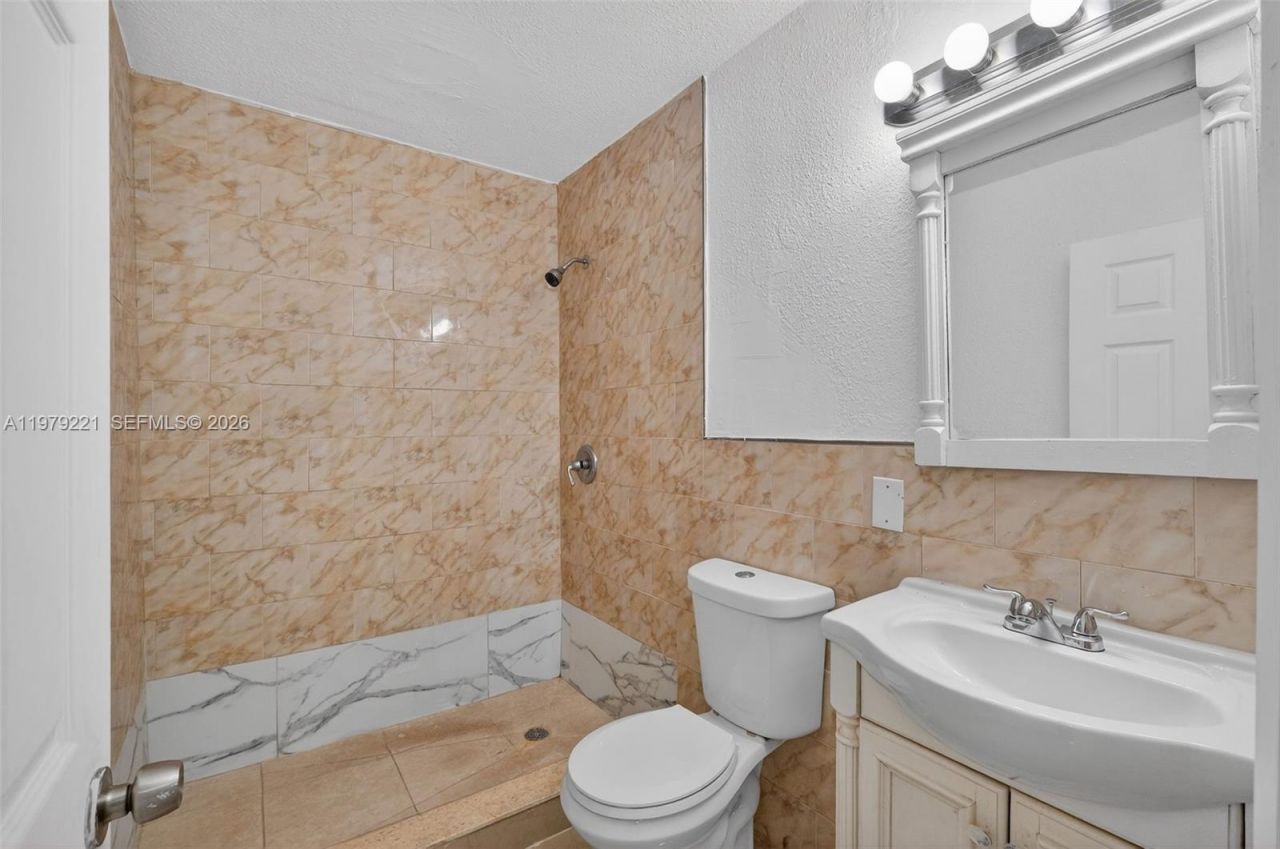 1980 SW 32nd Ave , Miami, FL 33145 Photo