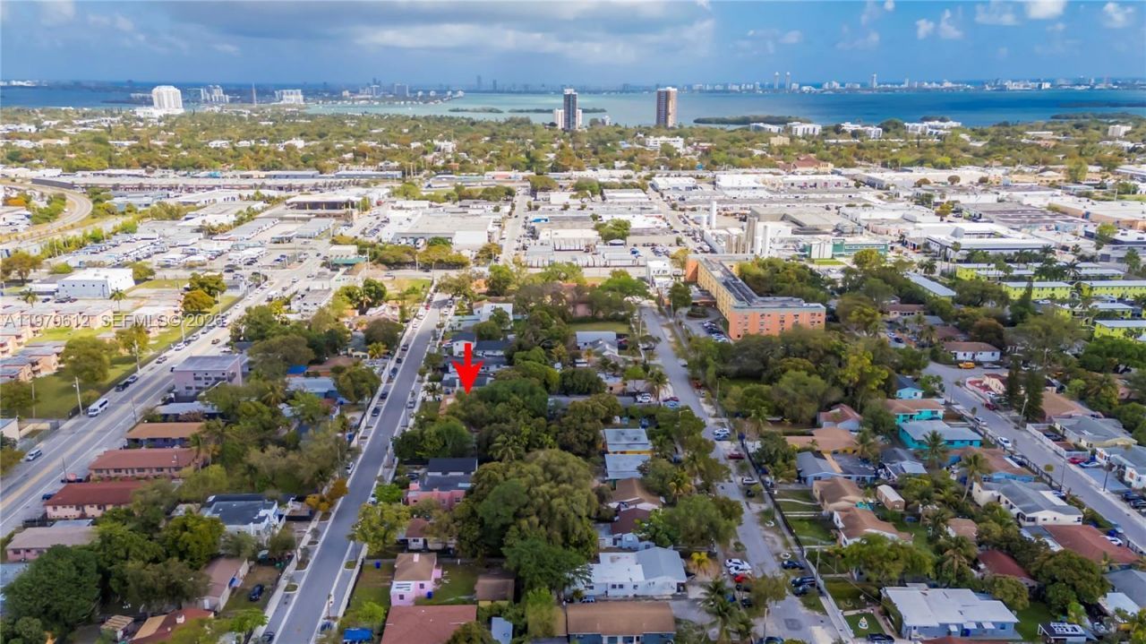 98 NE 70th St , Miami, FL 33138 Photo
