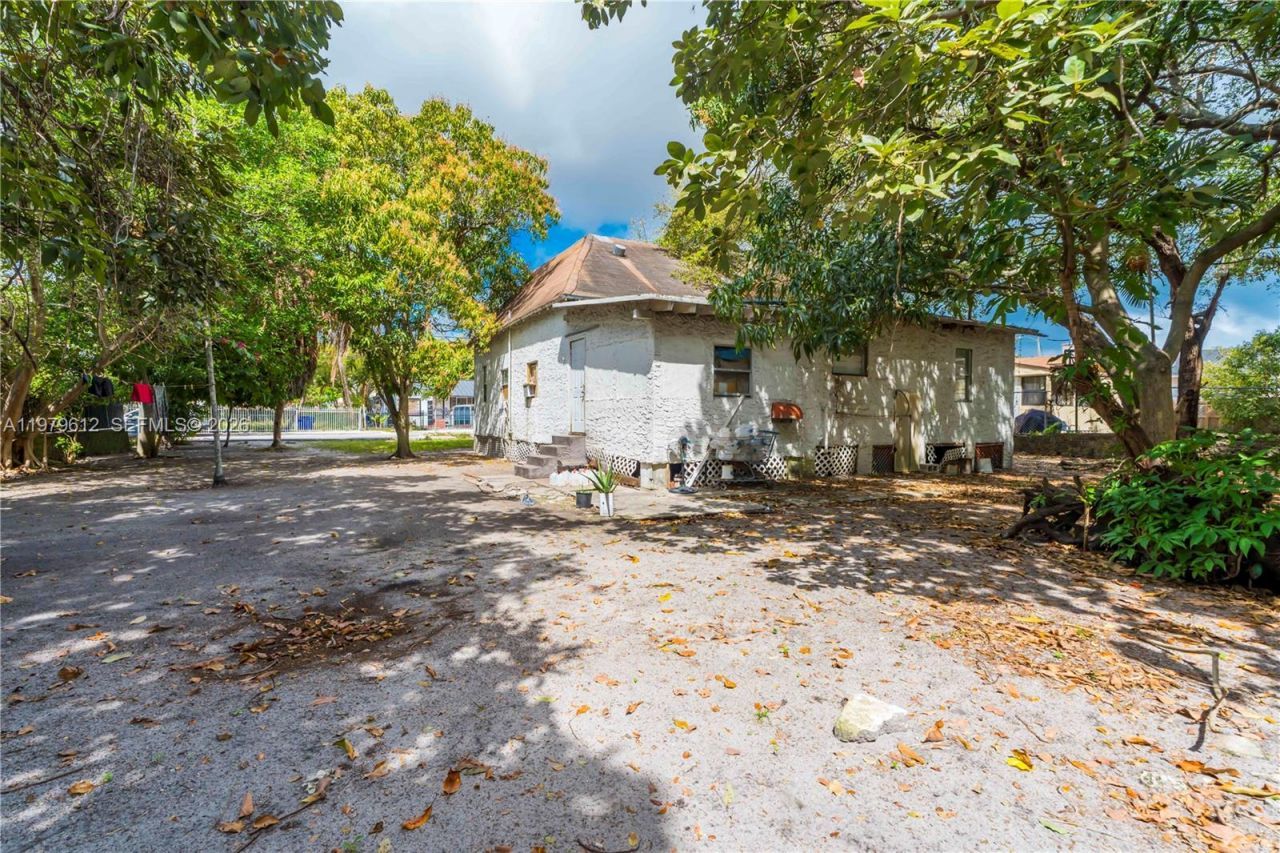 98 NE 70th St , Miami, FL 33138 Photo