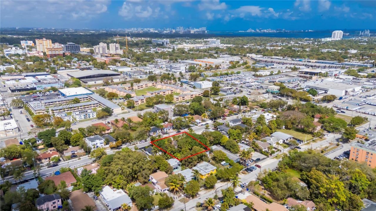 98 NE 70th St , Miami, FL 33138 Photo