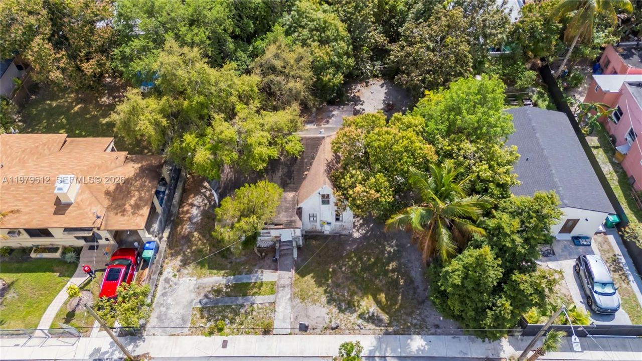 98 NE 70th St , Miami, FL 33138 Photo