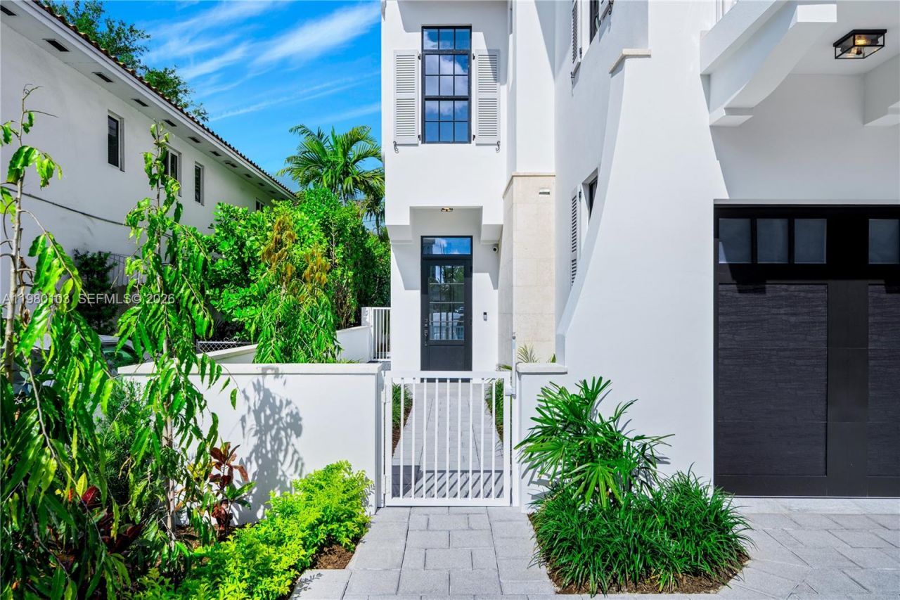 2710 S Le Jeune Rd, Coral Gables, FL 33134 Photo