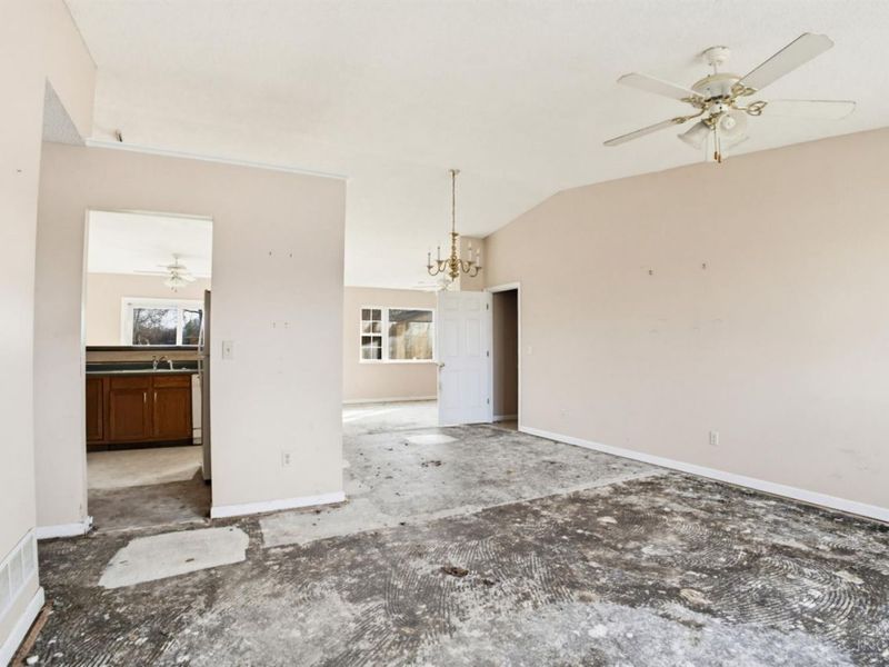 1655 E Crescentville Road, Cincinnati, OH 45246 Photo 4