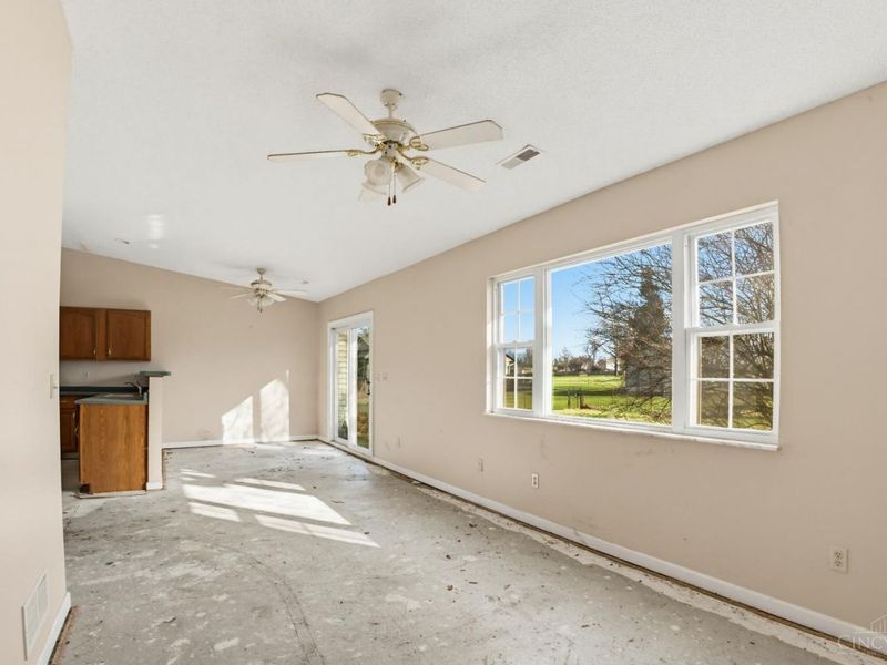 1655 E Crescentville Road, Cincinnati, OH 45246 Photo 5