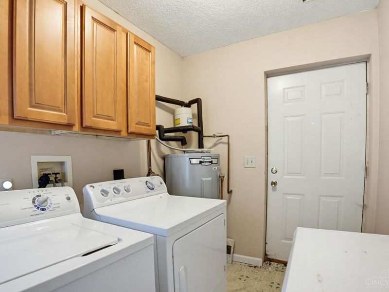 1655 E Crescentville Road, Cincinnati, OH 45246 Photo 8