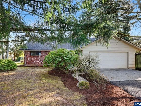 4260 Barrett St S, Salem, OR 97302