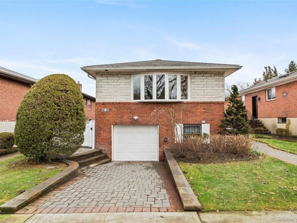 2615 Clearview Expressway , Bayside, NY 11360