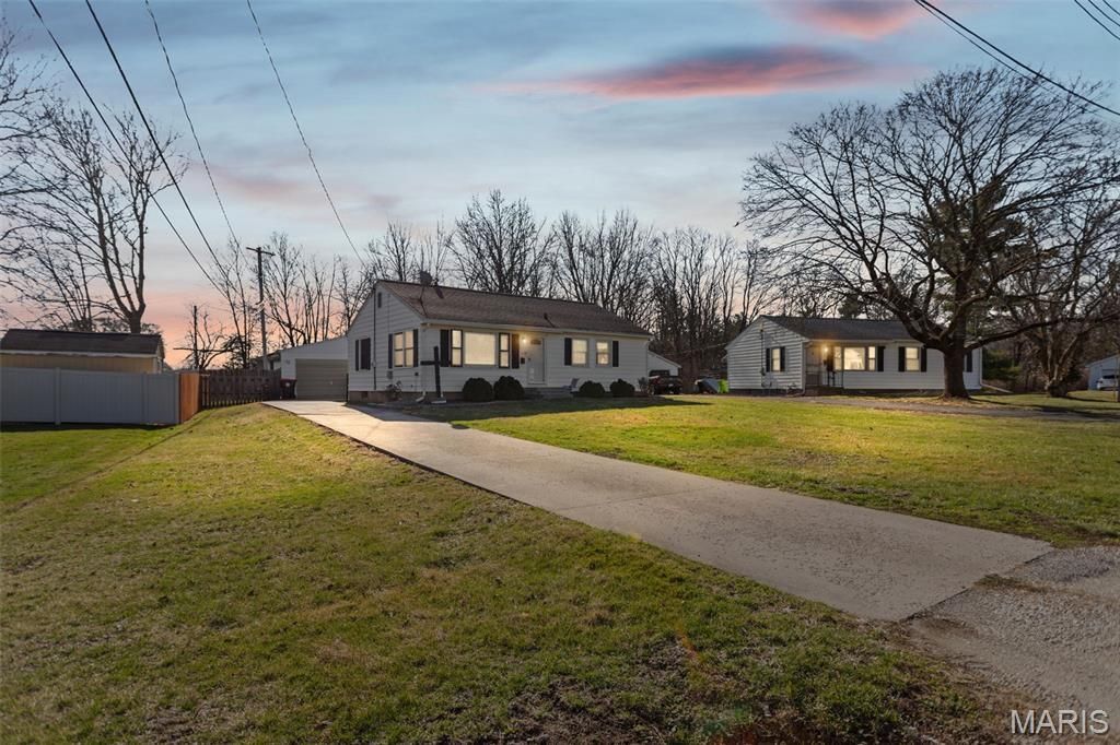 7 Passavant Court, Jacksonville, IL 62650 Main Photo