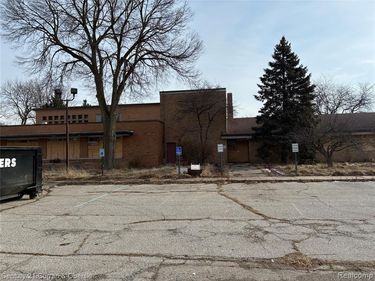 1413 Gratiot Avenue , Saginaw, MI 48602