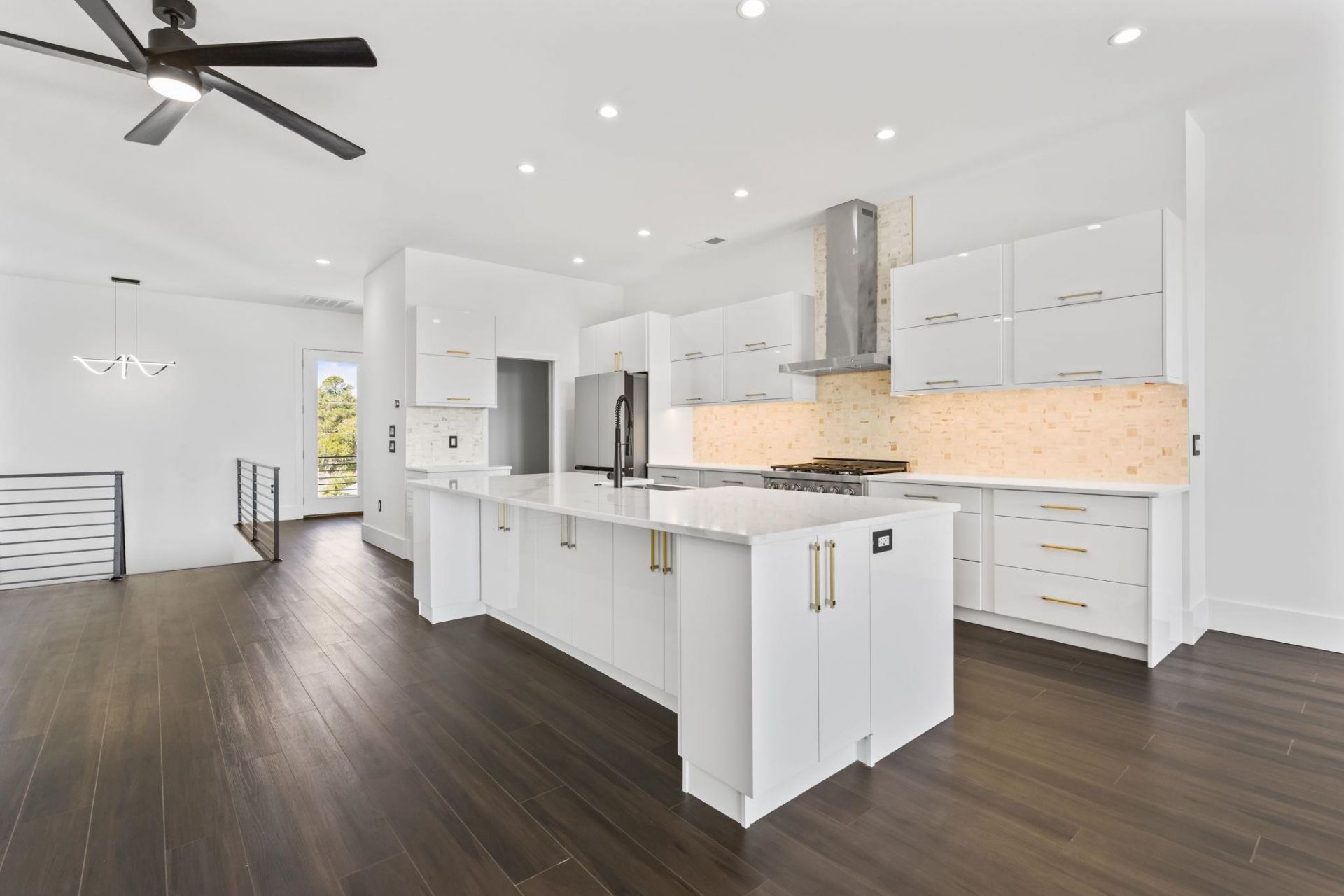 42 Enclave Pl. Photo 10