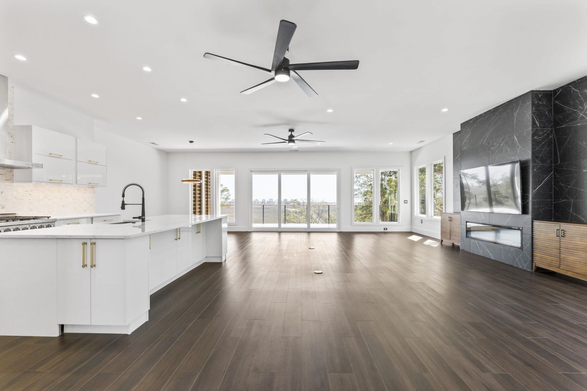 42 Enclave Pl. Photo 13