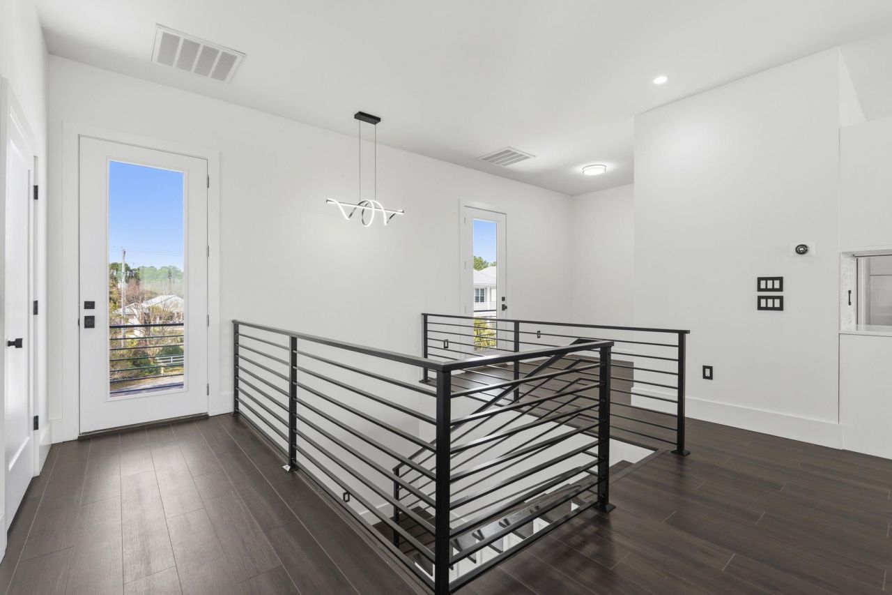 42 Enclave Pl. Photo 18