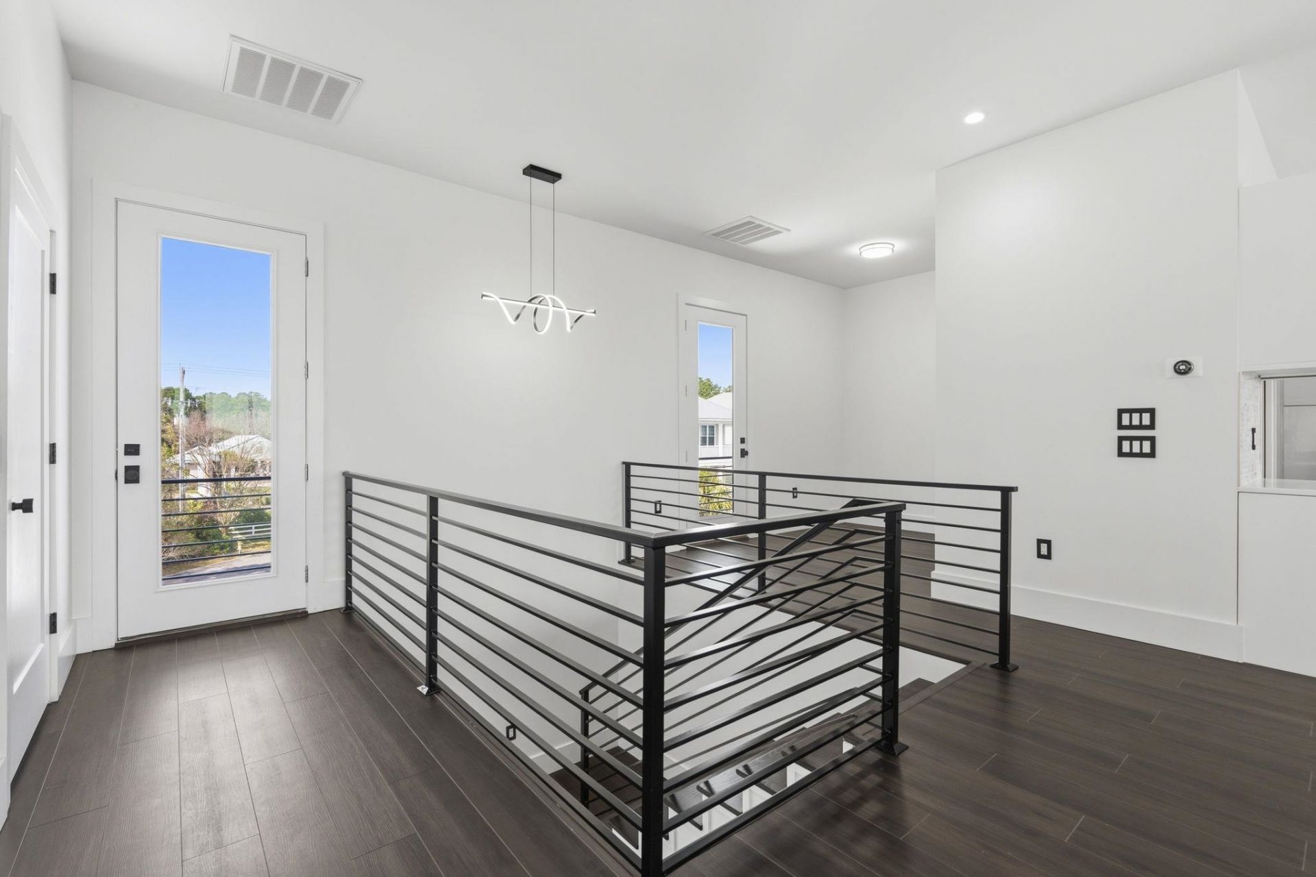 42 Enclave Pl. Photo 21