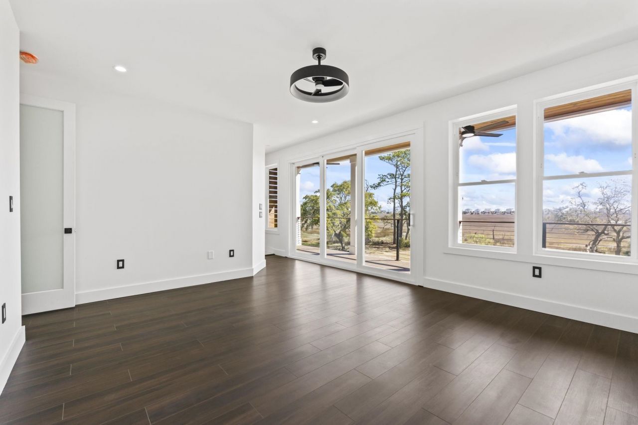 42 Enclave Pl. Photo 25