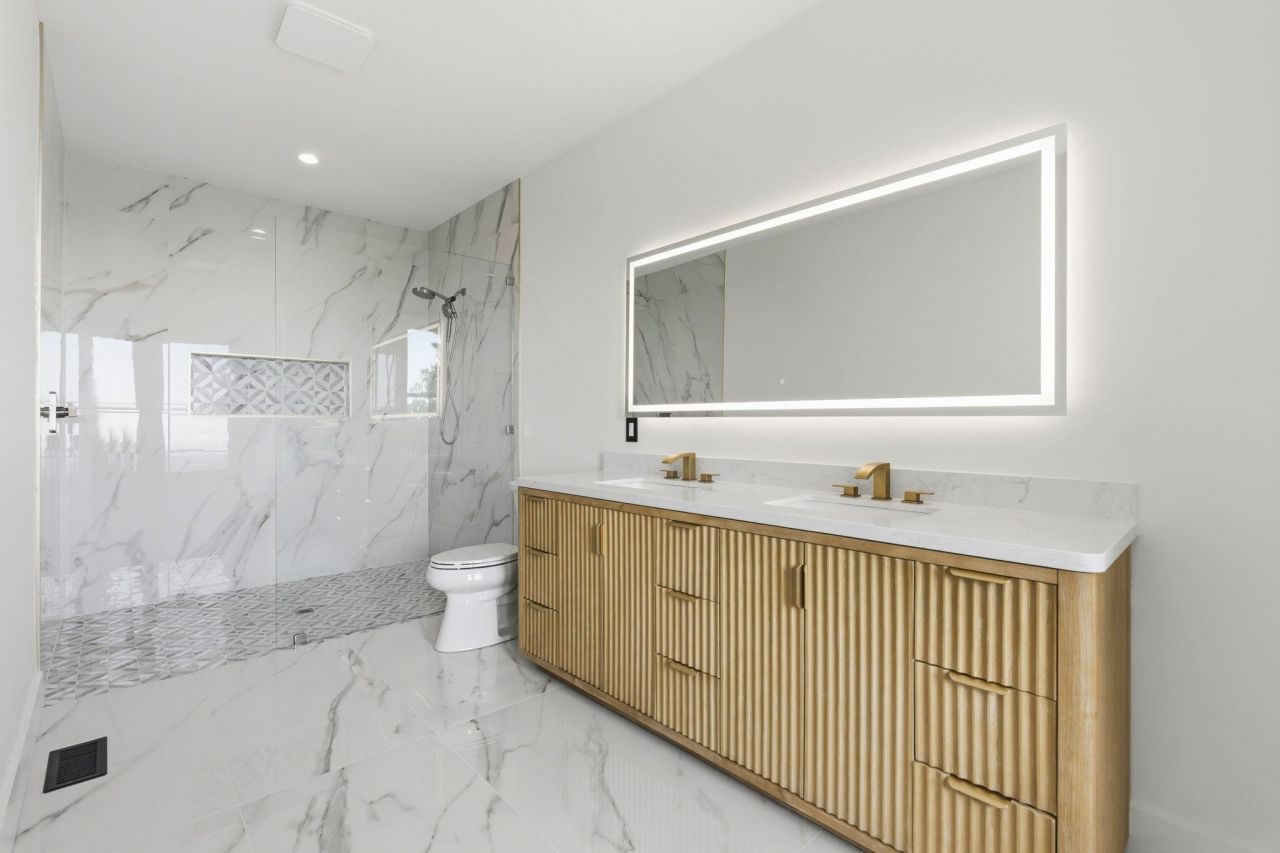 42 Enclave Pl. Photo 27