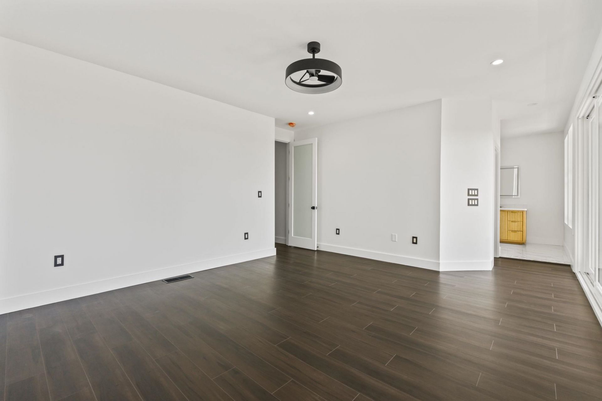 42 Enclave Pl. Photo 27