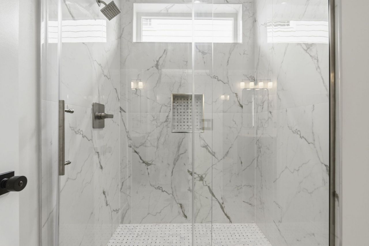 42 Enclave Pl. Photo 29