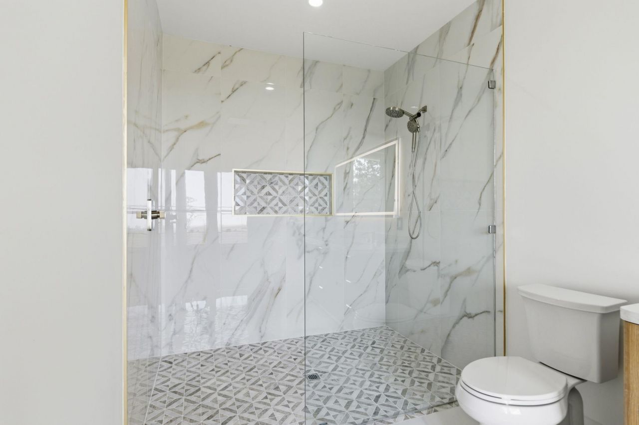 42 Enclave Pl. Photo 30