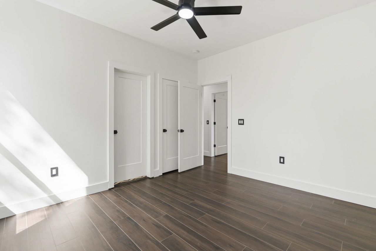 42 Enclave Pl. Photo 33