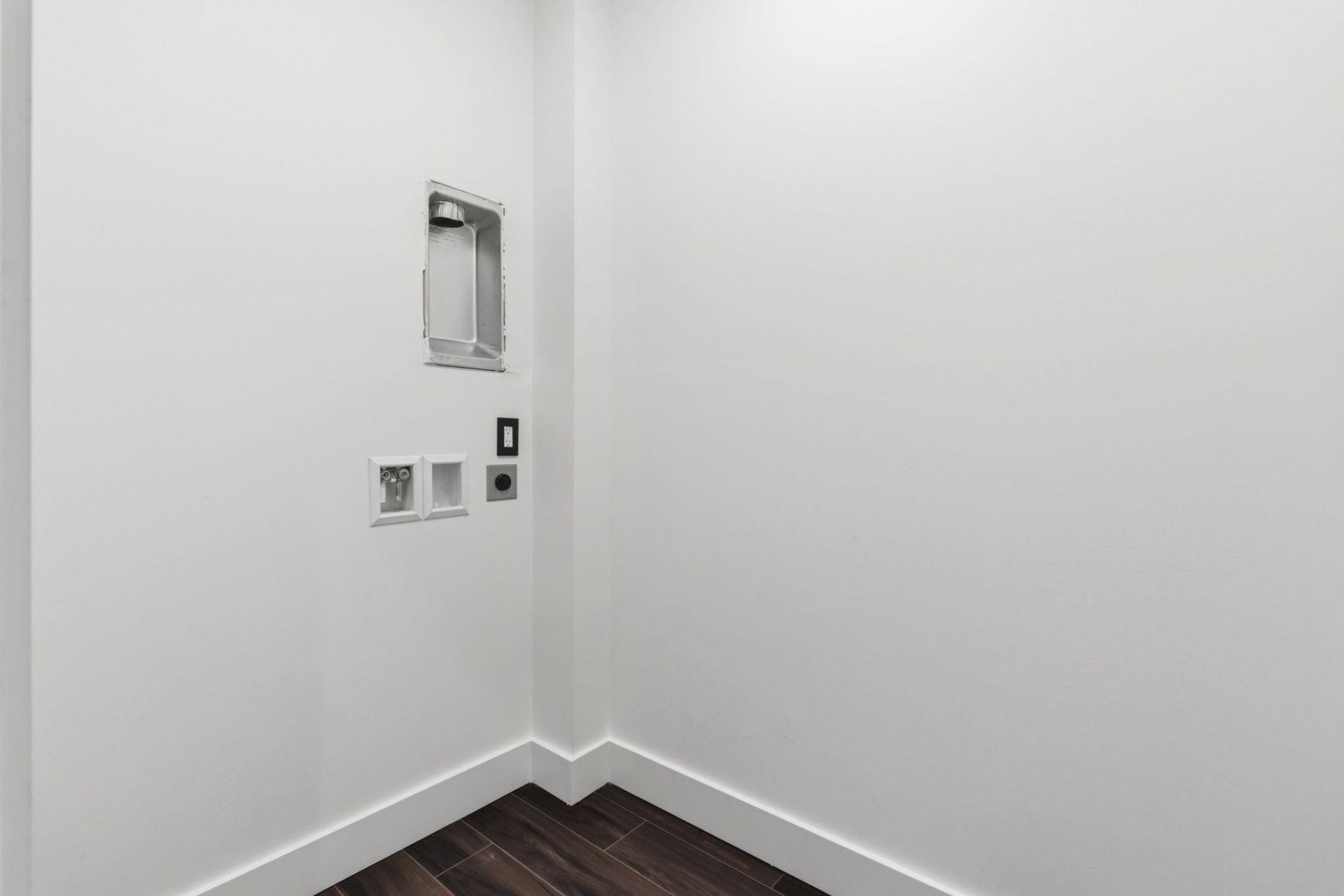 42 Enclave Pl. Photo 34