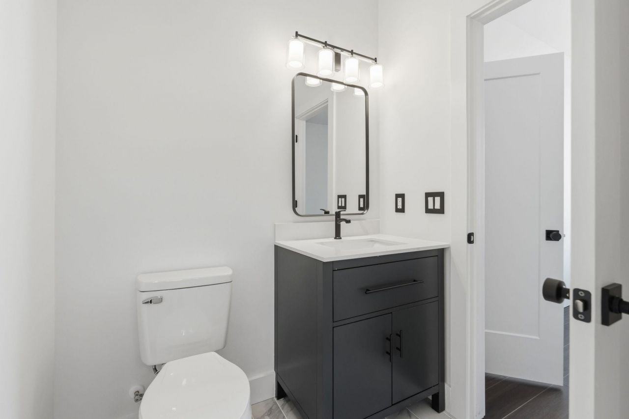 42 Enclave Pl. Photo 38