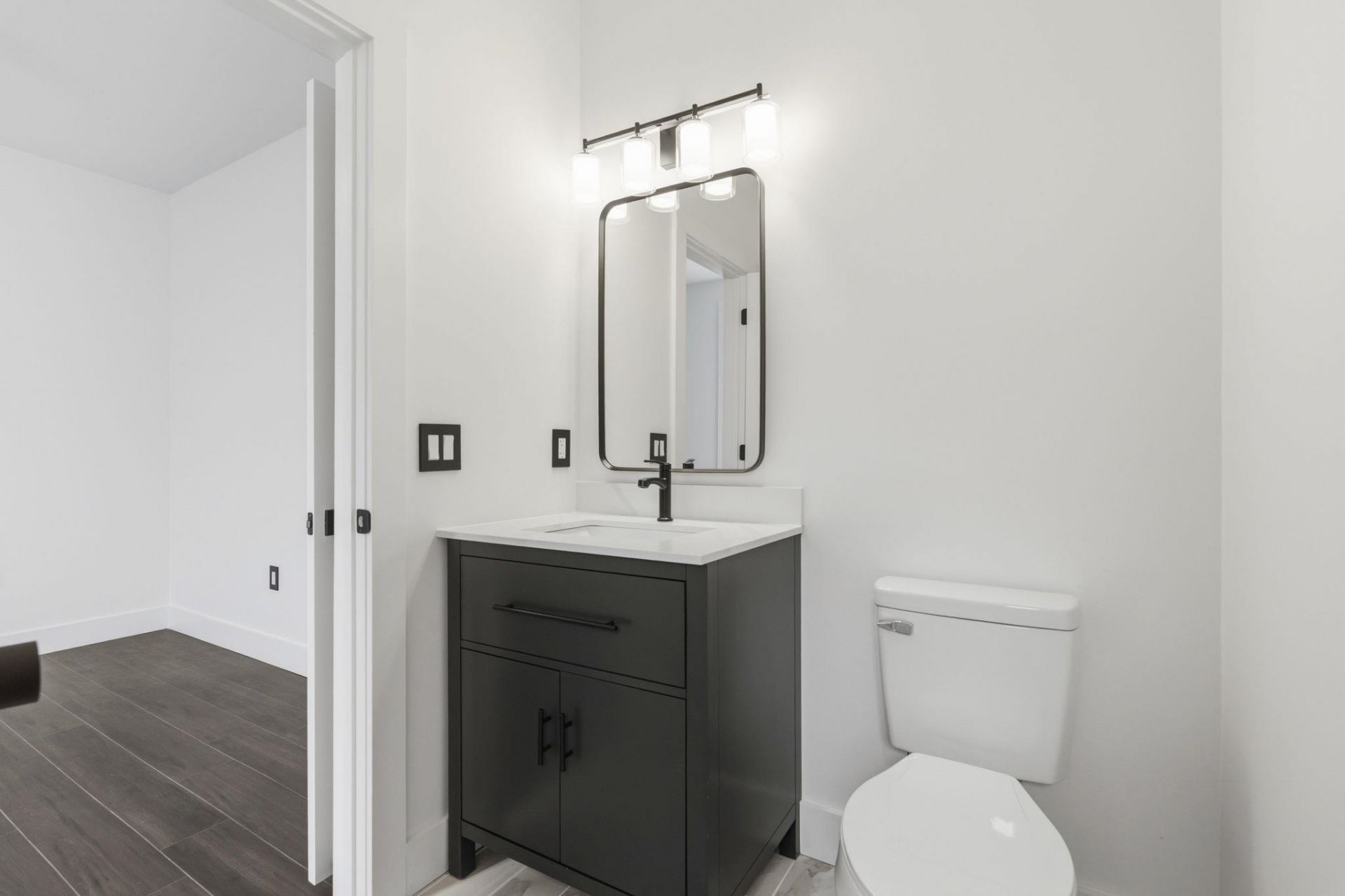 42 Enclave Pl. Photo 40