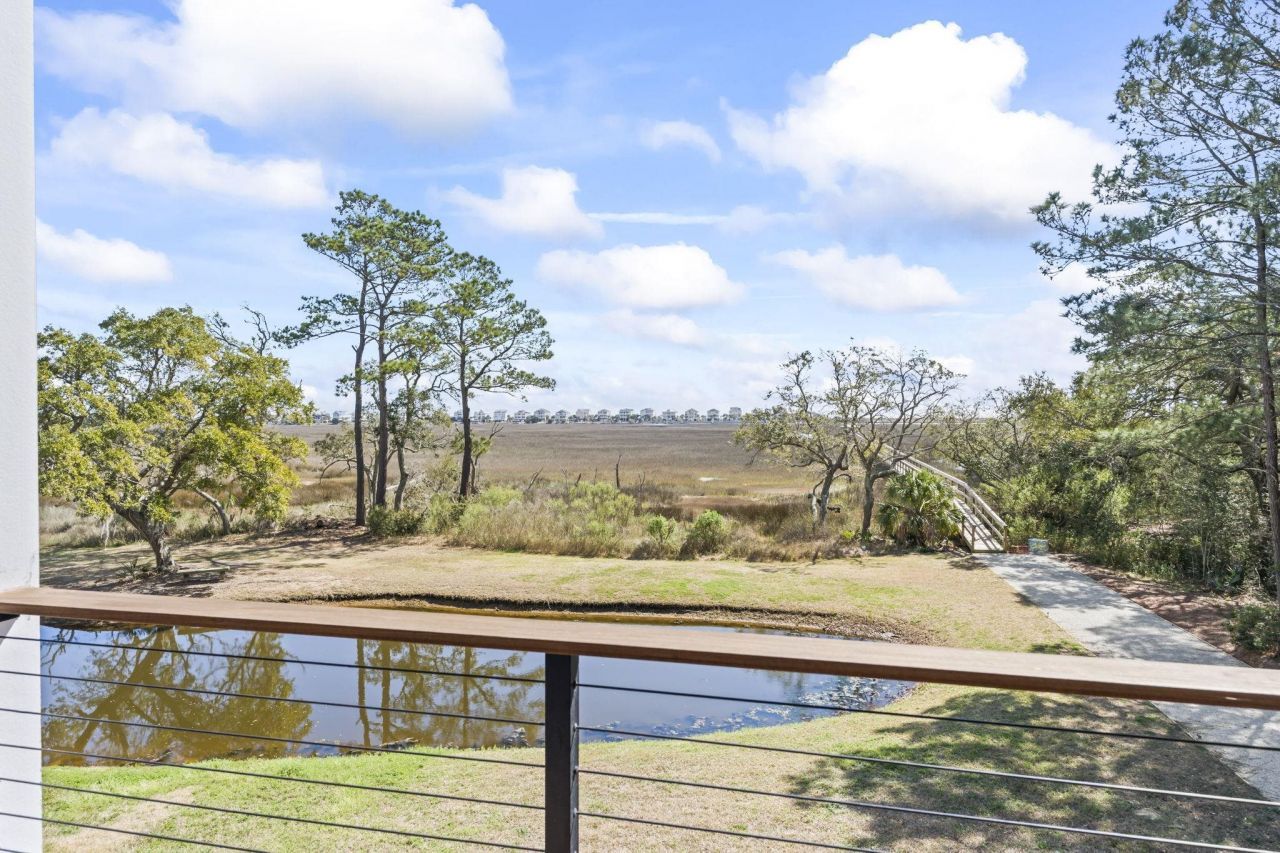 42 Enclave Pl. Photo 45