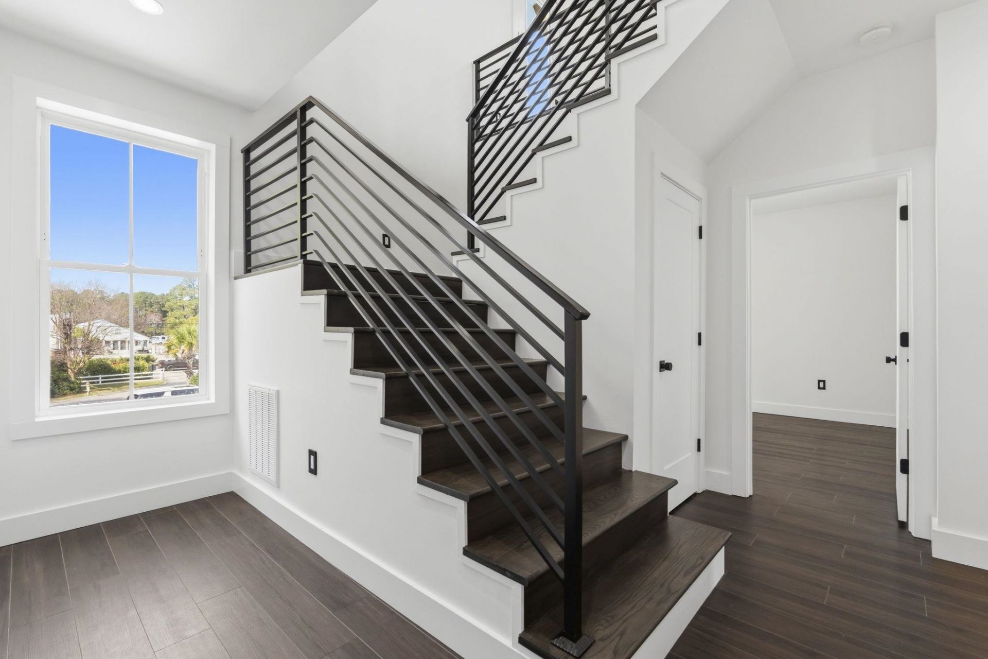 42 Enclave Pl. Photo 45