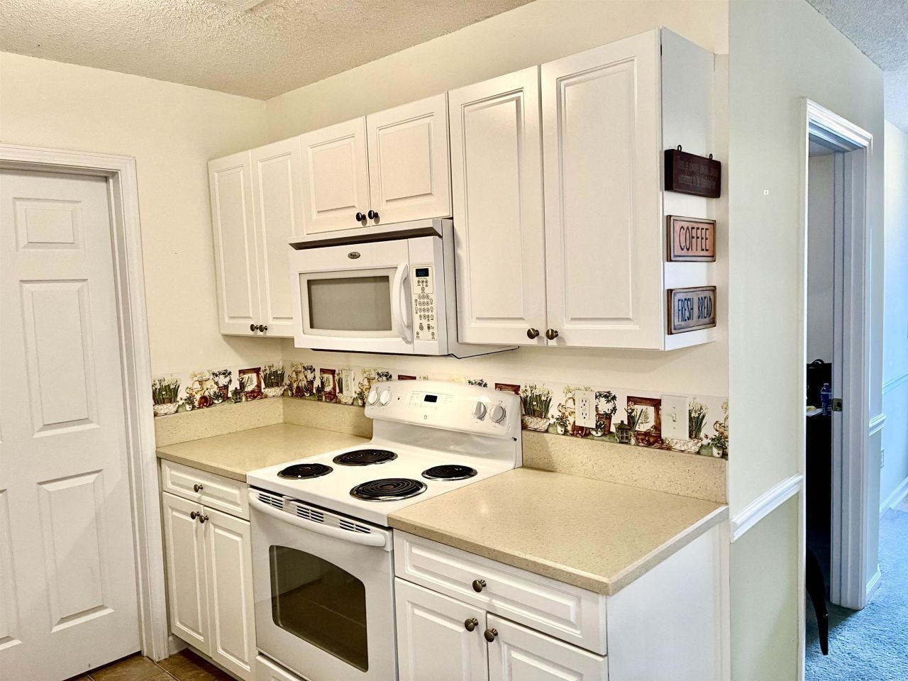 250 Country Manor Dr. Photo 10