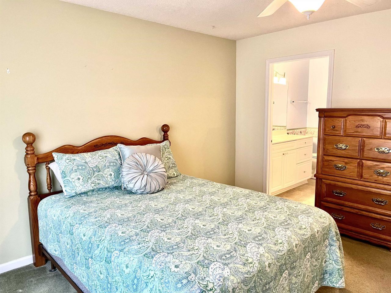 250 Country Manor Dr. Photo 15