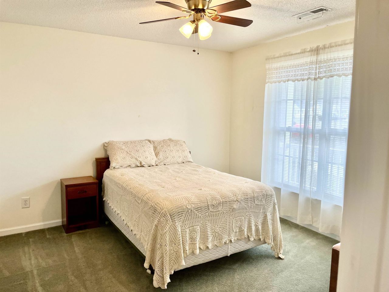 250 Country Manor Dr. Photo 17