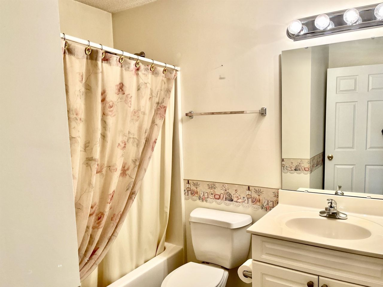 250 Country Manor Dr. Photo 18