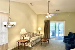 250 Country Manor Dr. photo 4