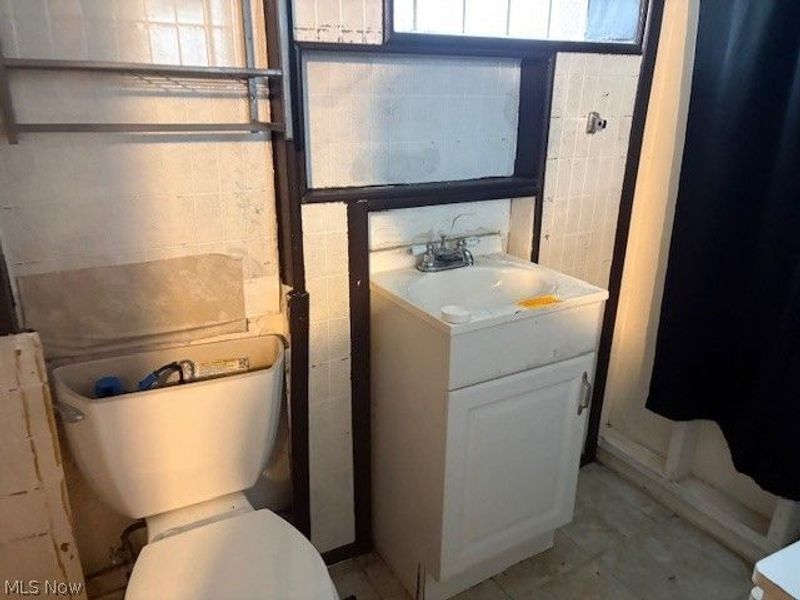 521 E 112th Street , Cleveland, OH 44108 Photo 16