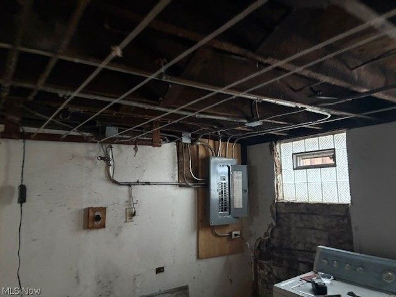 521 E 112th Street , Cleveland, OH 44108 Photo 17