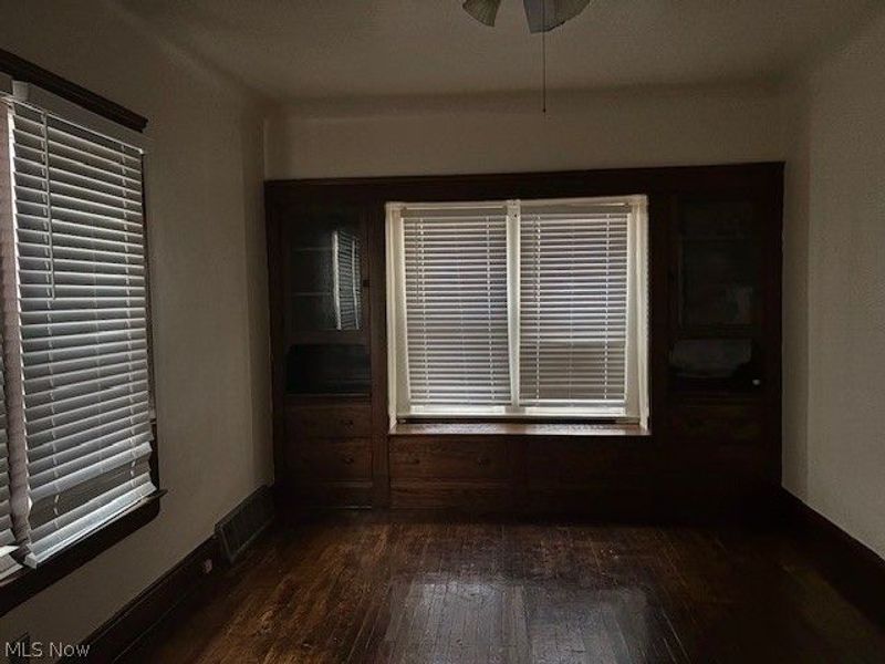 521 E 112th Street , Cleveland, OH 44108 Photo 8