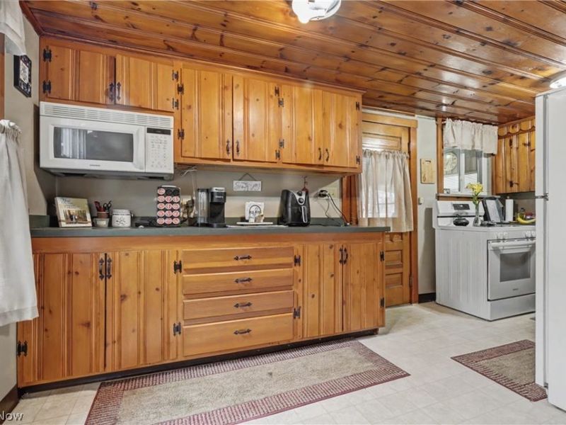 18280 5th Street, Beloit, OH 44609 Photo 3