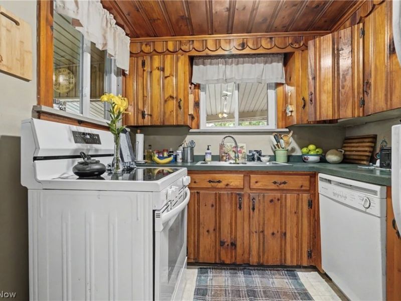 18280 5th Street, Beloit, OH 44609 Photo 5