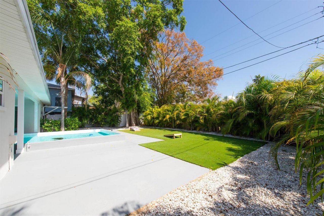 4135 Shore Acres Boulevard Ne, Saint Petersburg, FL 33703 Photo