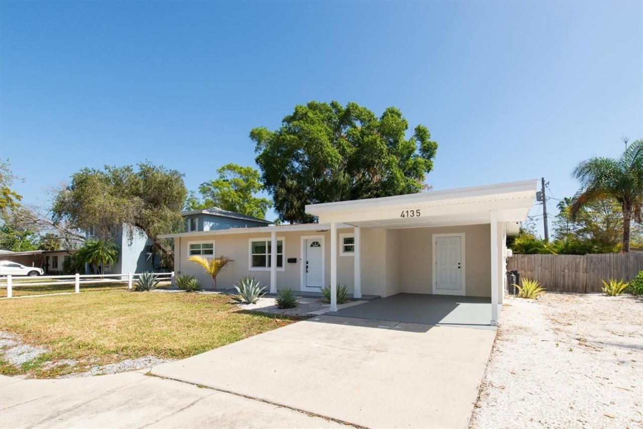 4135 Shore Acres Boulevard Ne, Saint Petersburg, FL 33703 Photo