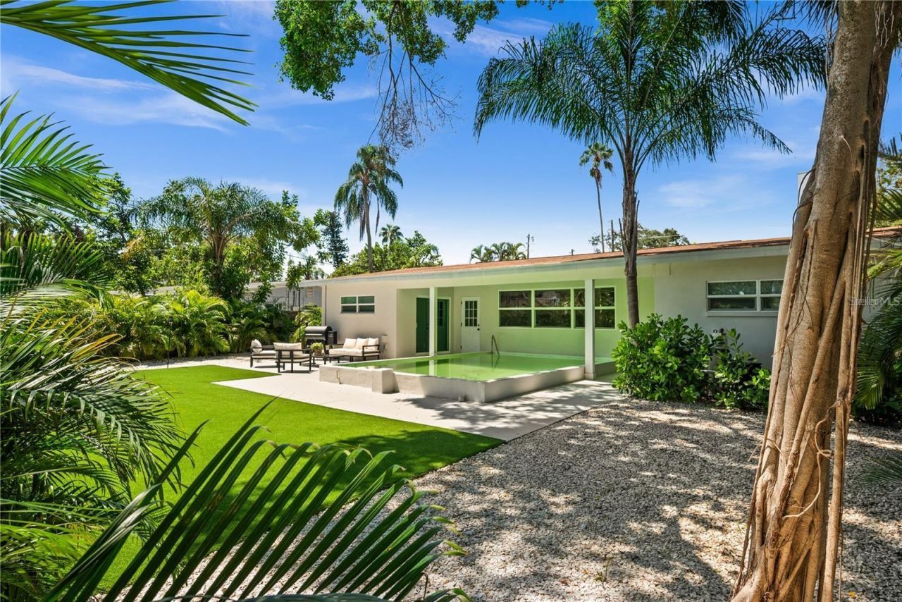 4135 Shore Acres Boulevard Ne, Saint Petersburg, FL 33703 Photo