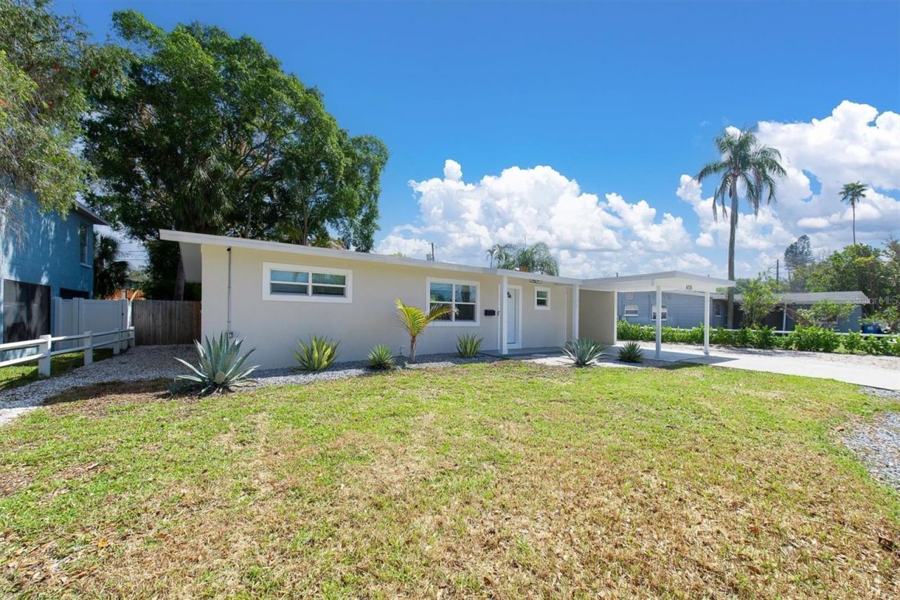 4135 Shore Acres Boulevard Ne, Saint Petersburg, FL 33703 Photo