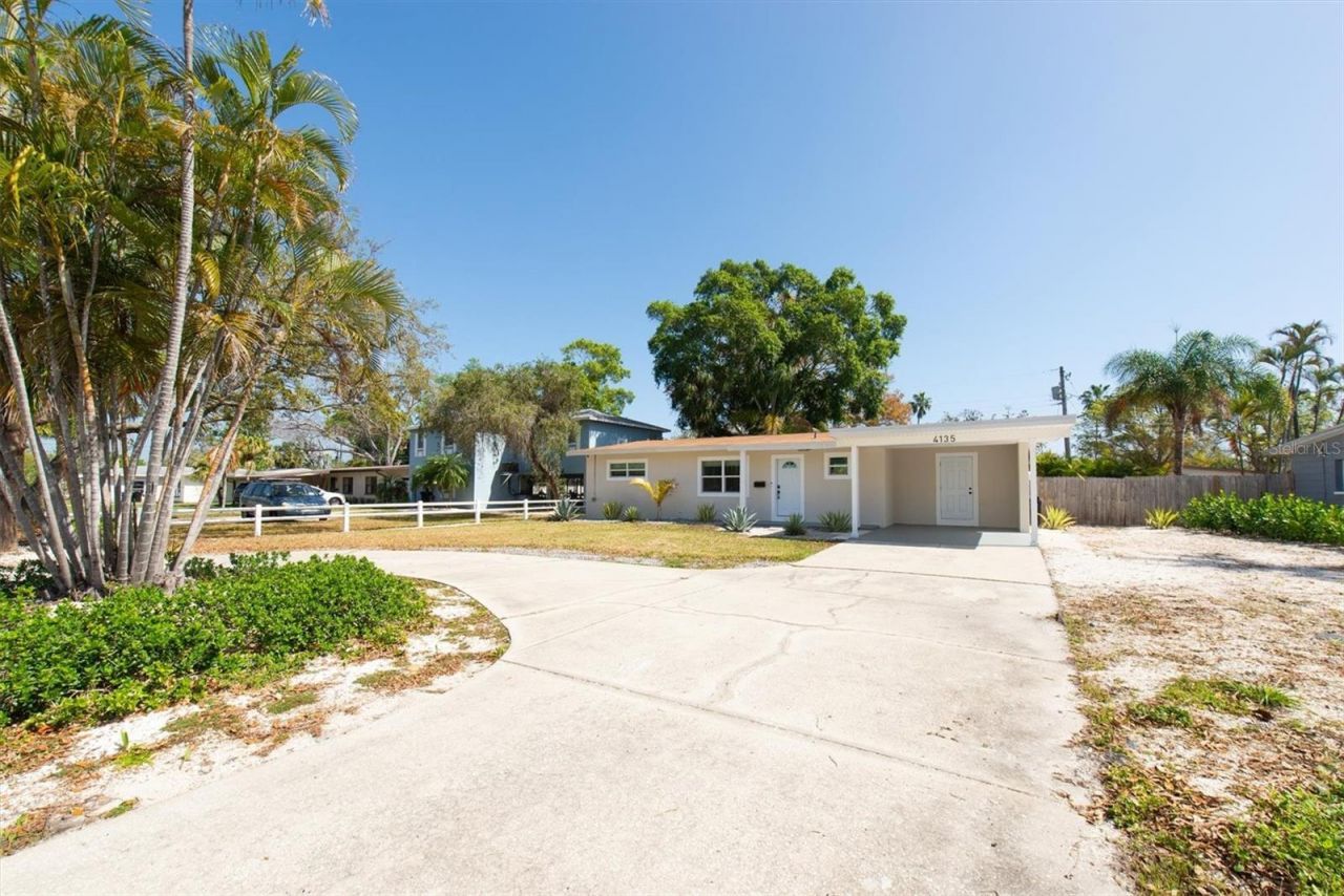 4135 Shore Acres Boulevard Ne, Saint Petersburg, FL 33703 Photo