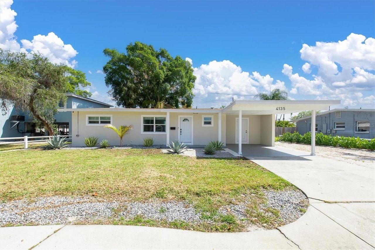4135 Shore Acres Boulevard Ne, Saint Petersburg, FL 33703 Photo