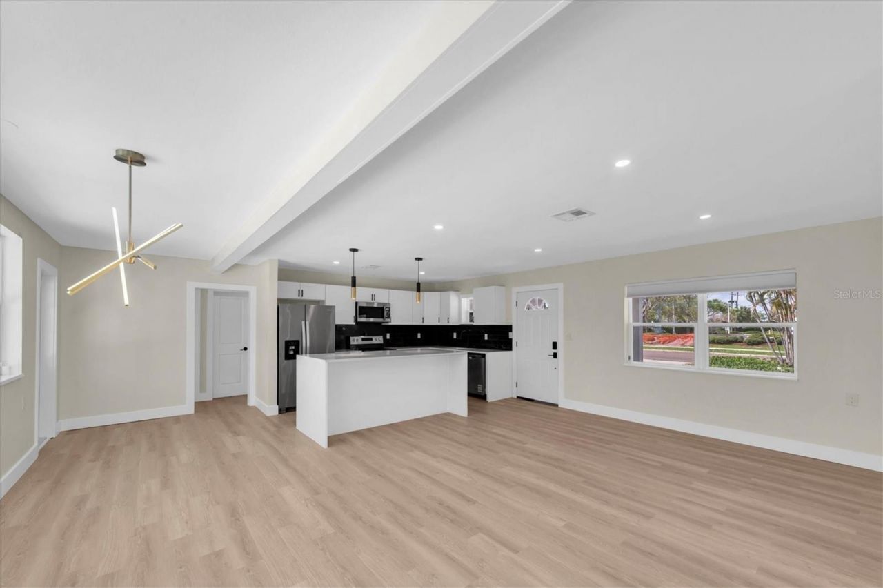 4135 Shore Acres Boulevard Ne, Saint Petersburg, FL 33703 Photo