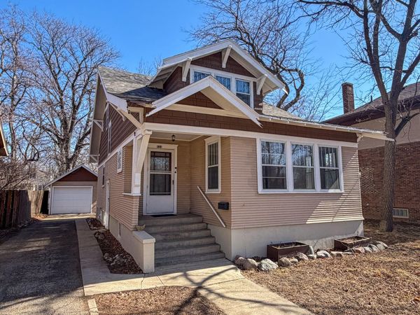 854 Kansas Ave SE, Huron, SD 57350